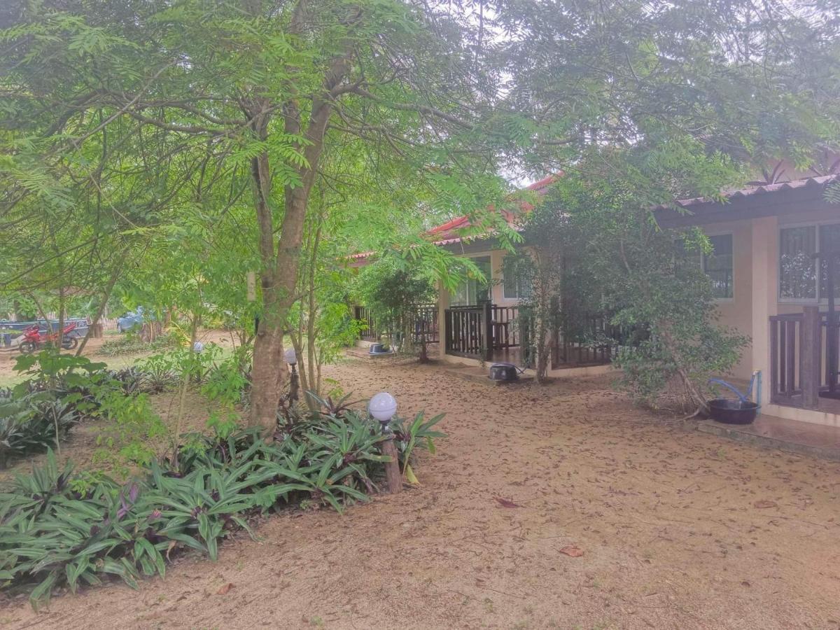 Pranee Beach Bungalows Koh Kho Khao Island Exterior foto
